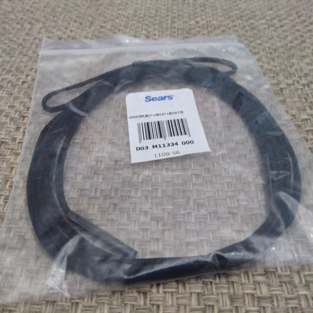 Choker - Picture 2 of 2